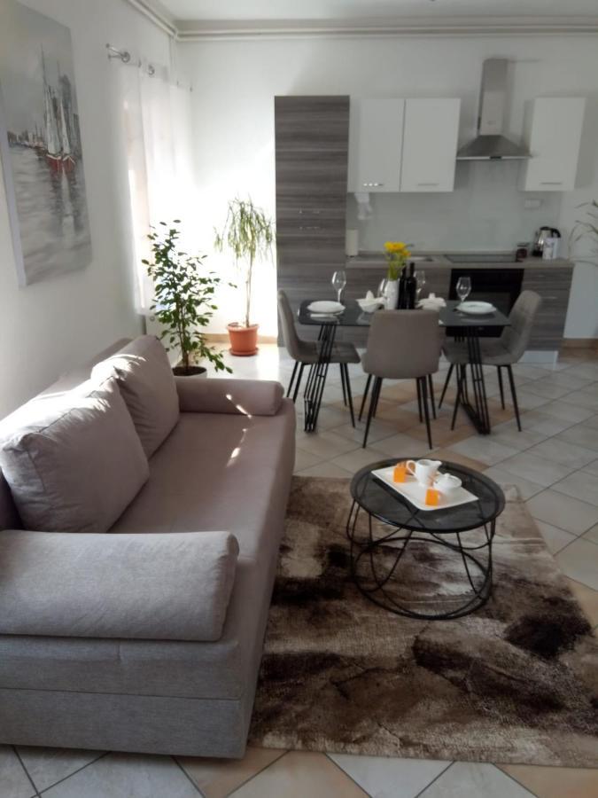 Studio Apartman Kika Otočac Екстериор снимка